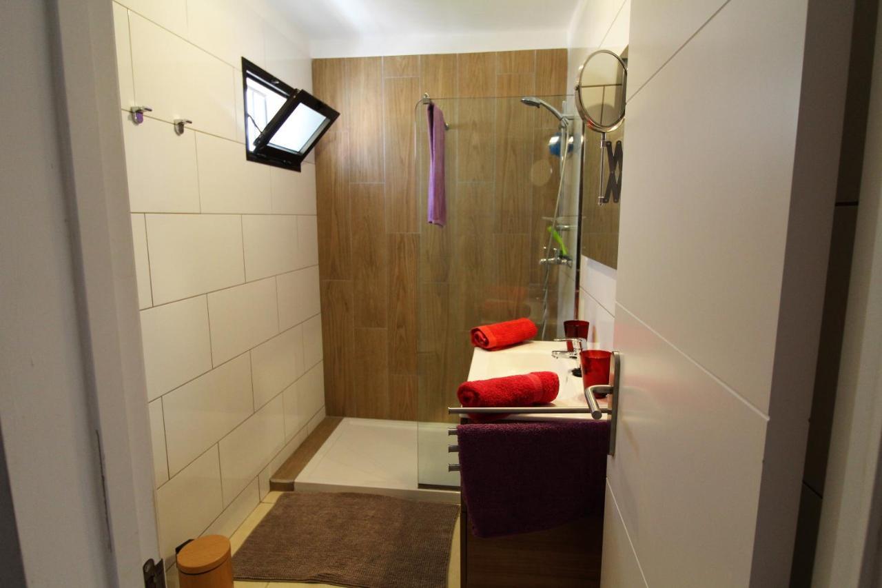 Bambu Apartment Арона Екстериор снимка